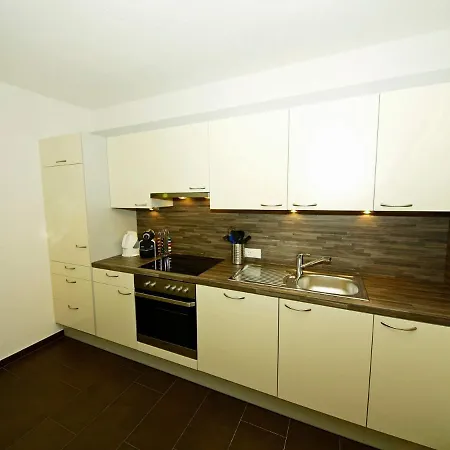 Apart Caroline Apartment *